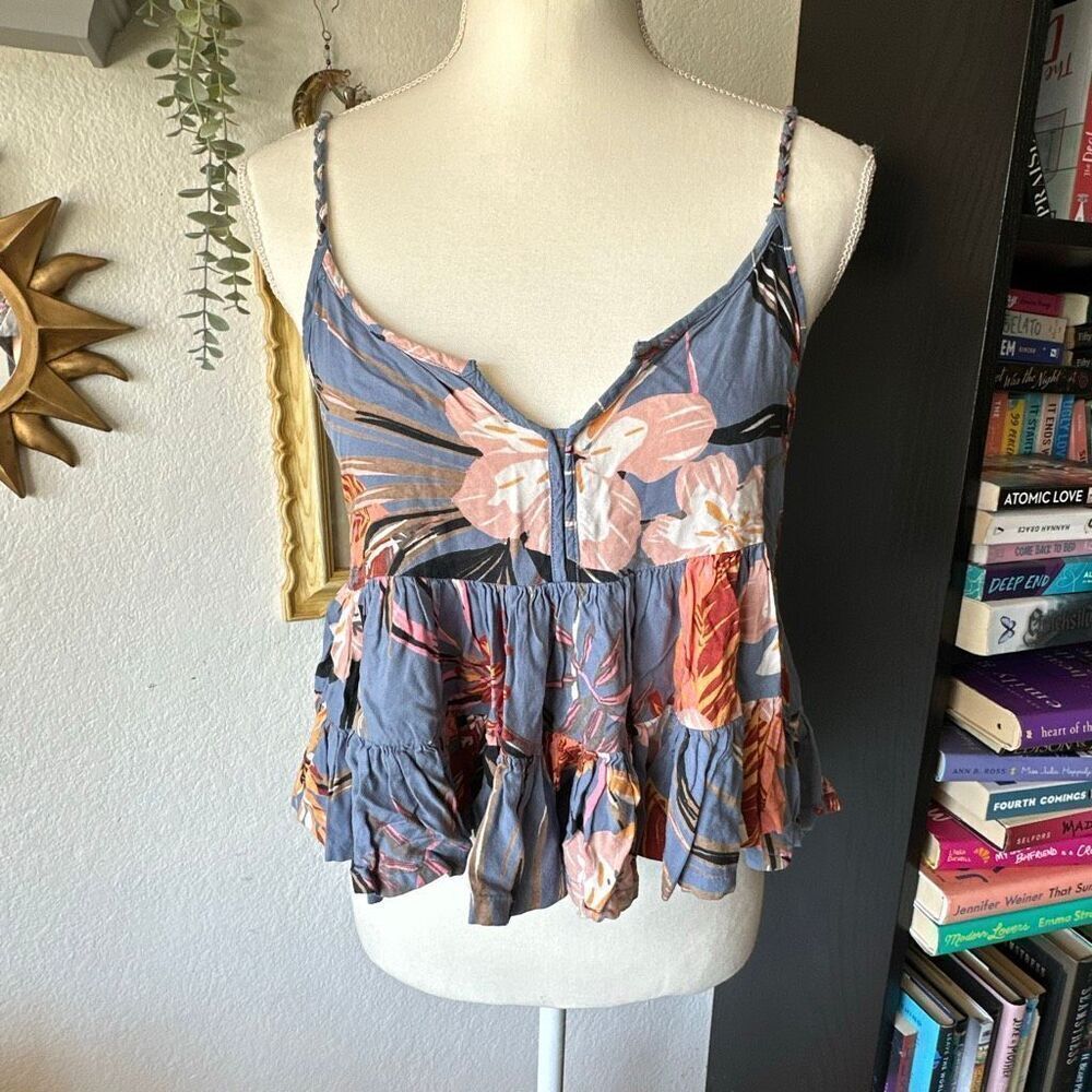 Patrons of peace Size small Blue floral print blouse